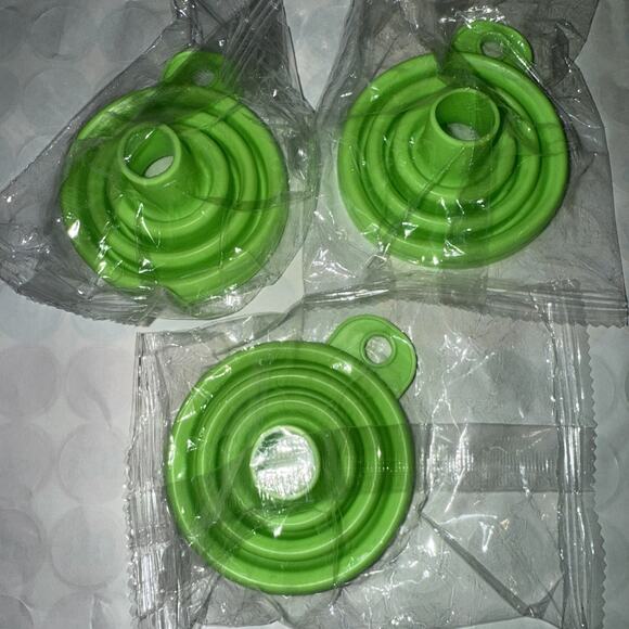 Set Of 3 Foldable Green Silicone Funnels Collapsible Kitchen Funnels Hang Tag - Picture 1 of 3